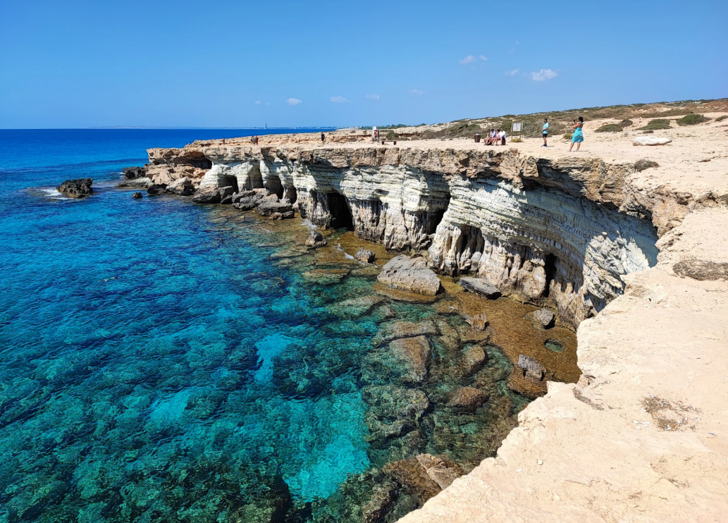 キプロスのアヤナパの有名な洞窟。写真スポット