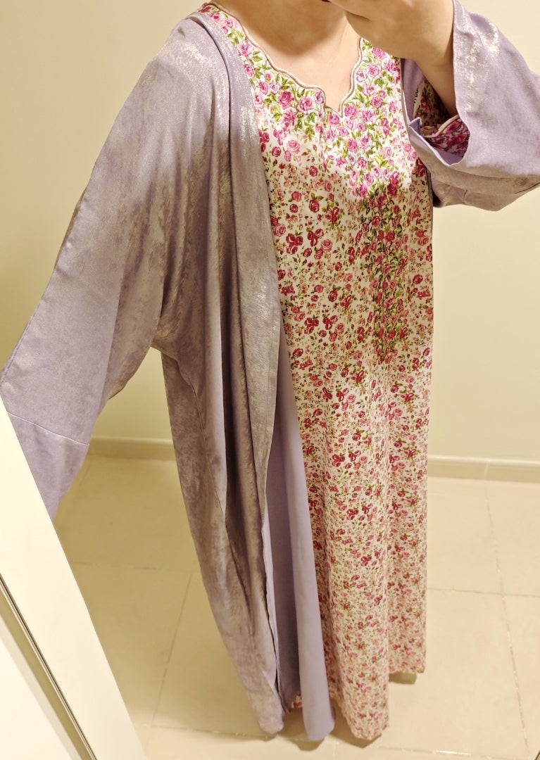 アバヤの中には何を着る？