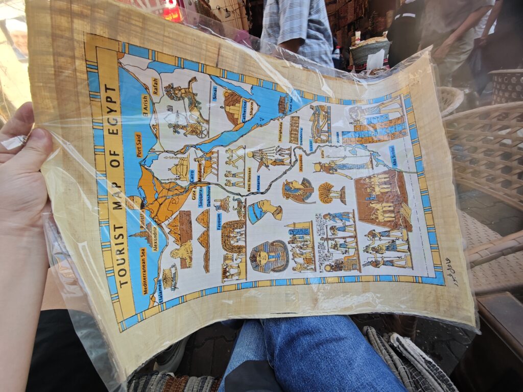 エジプト土産のパピルスは、意外と高い