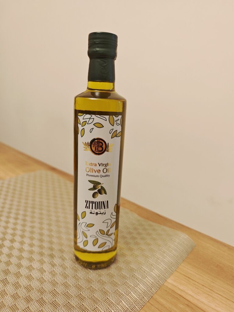 エジプトはオリーブの名産地で、UAEでもよくカットオリーブを買ってきてサラダに入れて食べています。