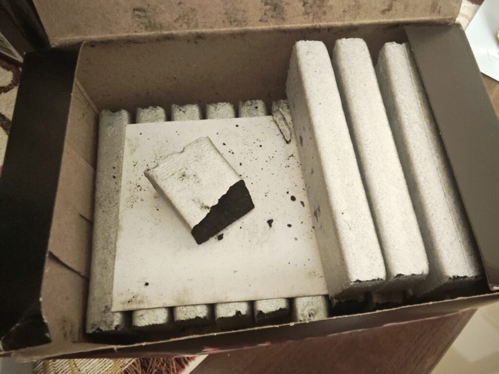 UAEやドバイでよく使われる、バフール(Bakhoor)の使い方や選び方を解説